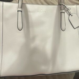 Kate Spade New York

SCHUYLER MEDIUM TOTE